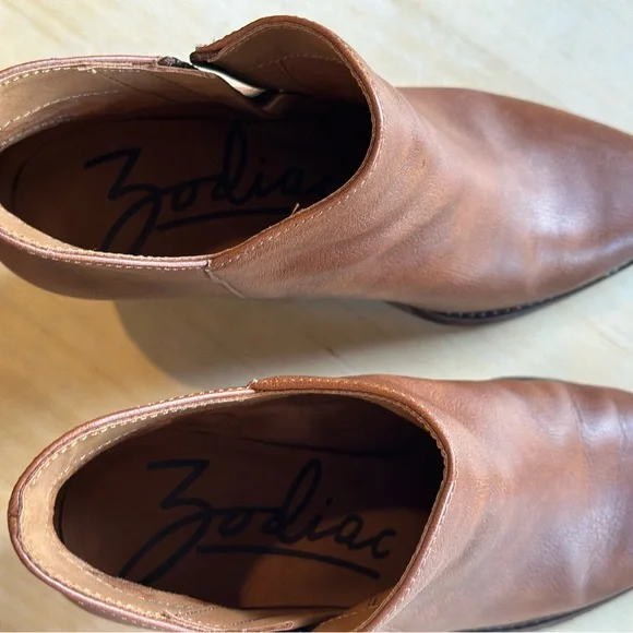 Zodiac Chestnut Ankle Booties - Picture 6 of 7